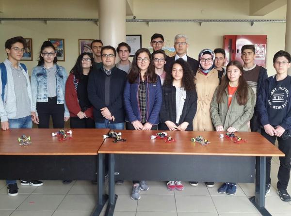 Öğrencilerimiz 12. Uluslararası MEB Robot Yarışmasına katıldı