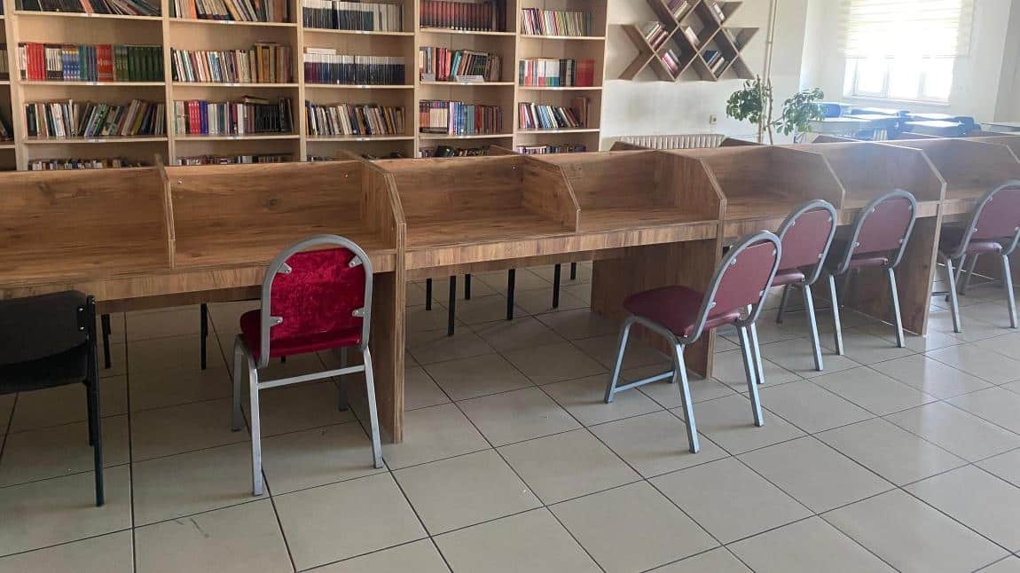 Okul Kütüphanemizde Yeni Çalışma Alanları Oluşturuldu.